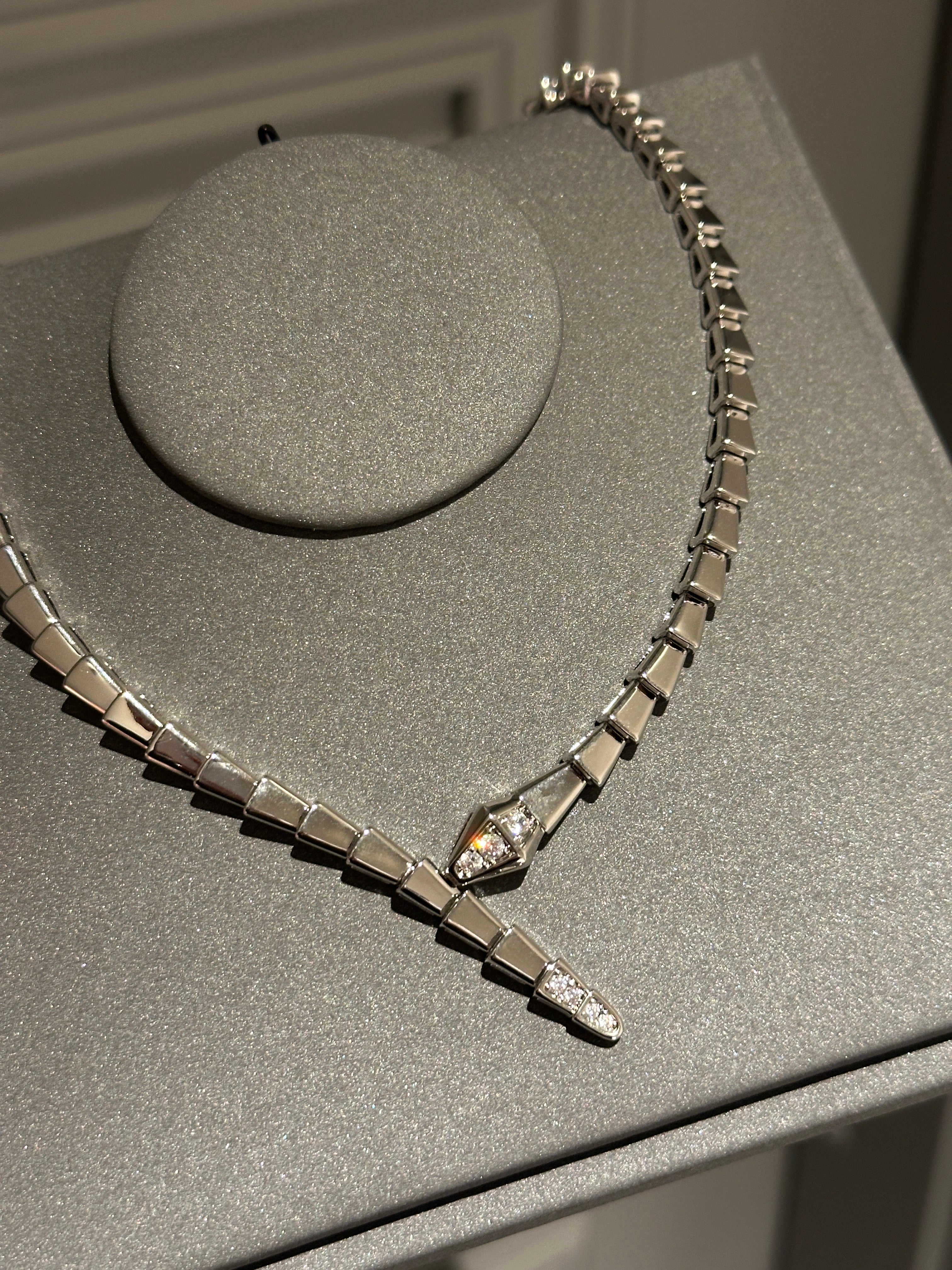 Necklace white gold