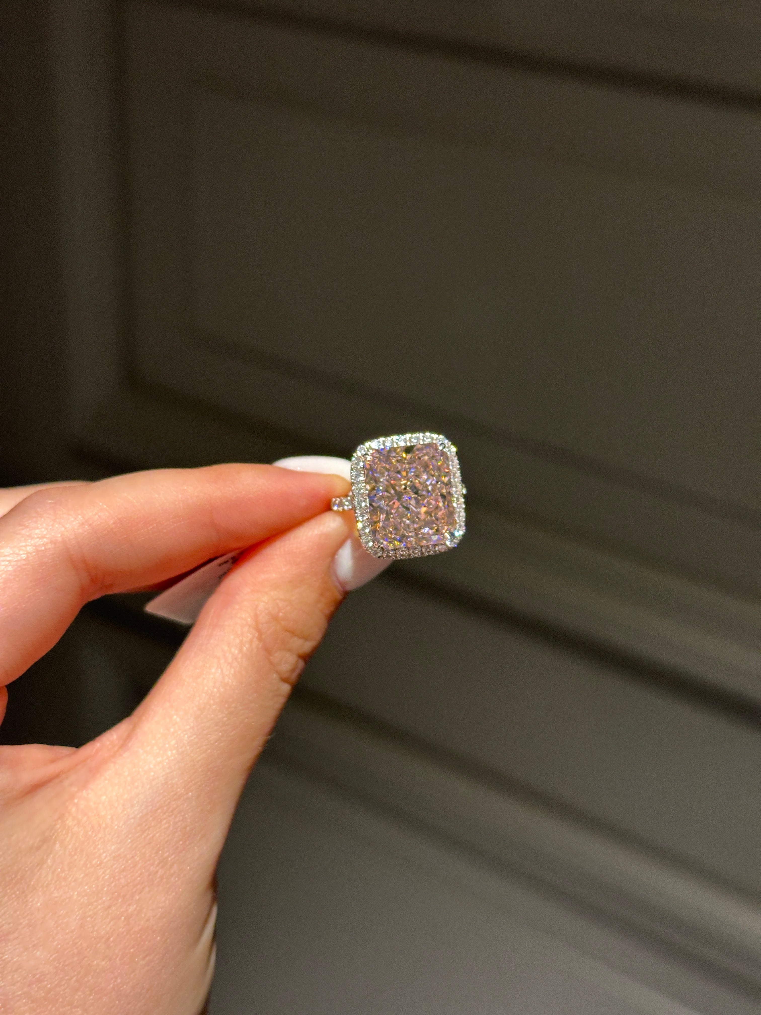 Ring with pink moissanite 8ct