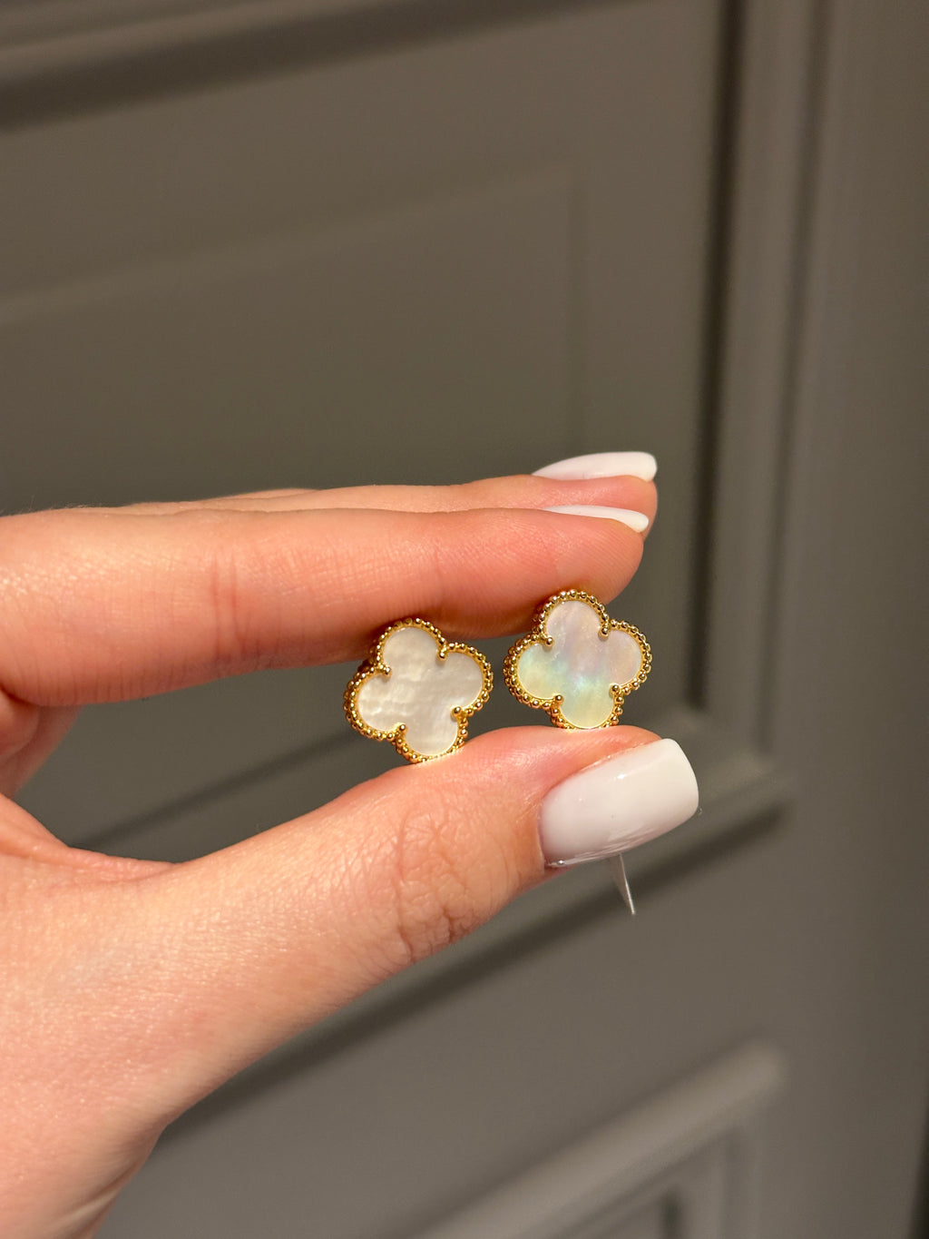 Stud earrings mother of pearl