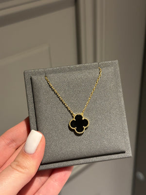 Pendant onyx yellow gold
