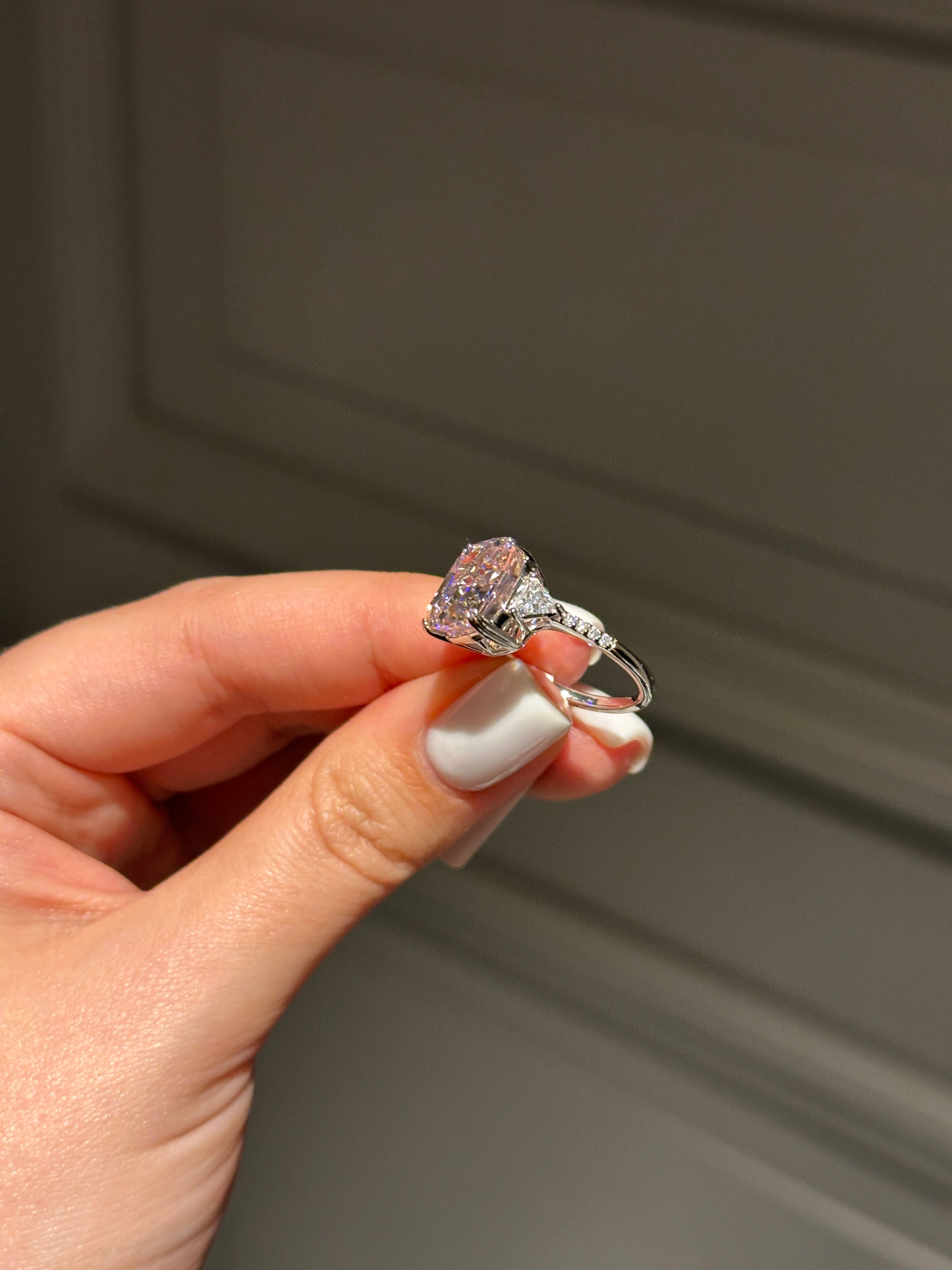 Ring with pink moissanite 5ct