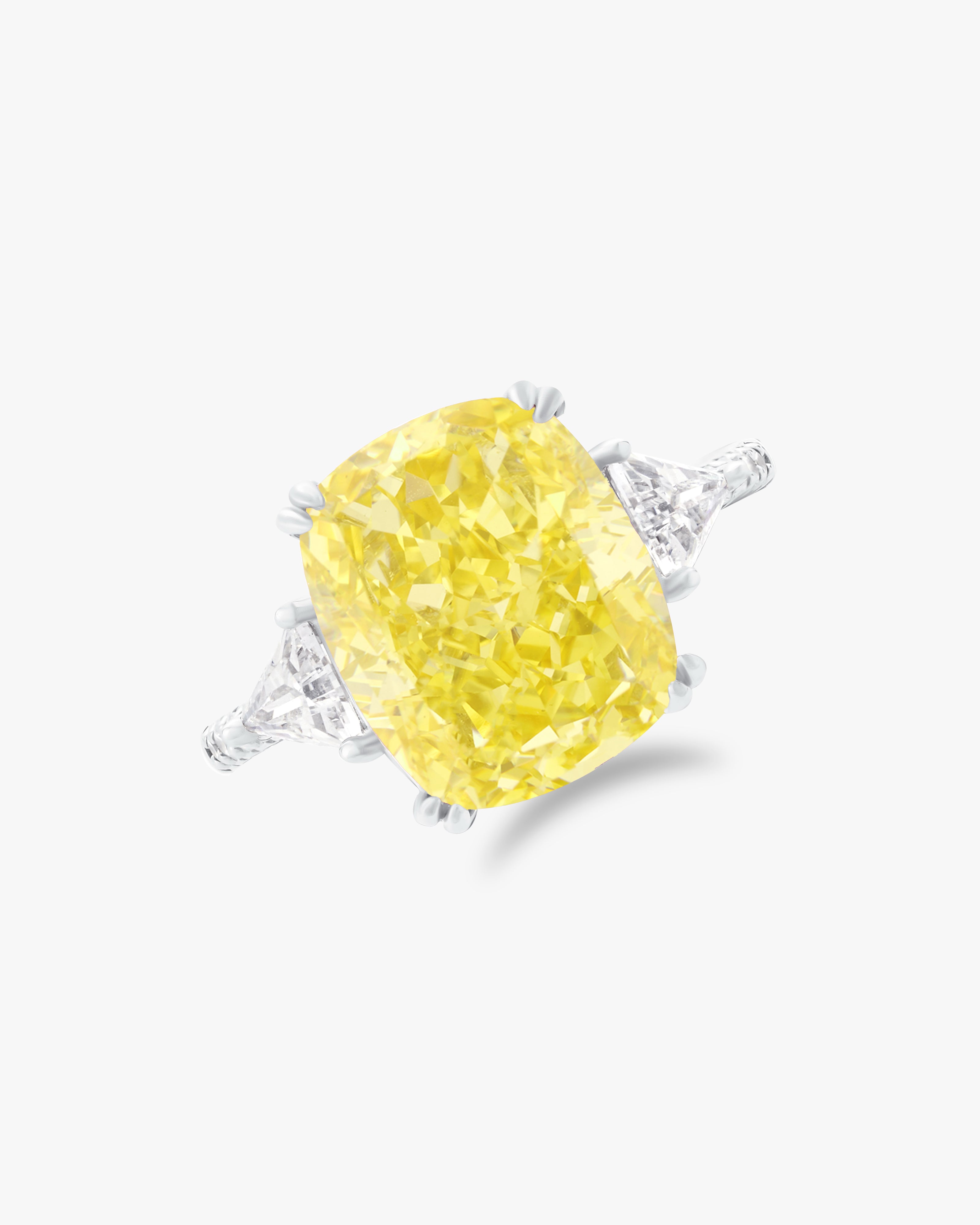 Cushion cut moissanite ring 5ct