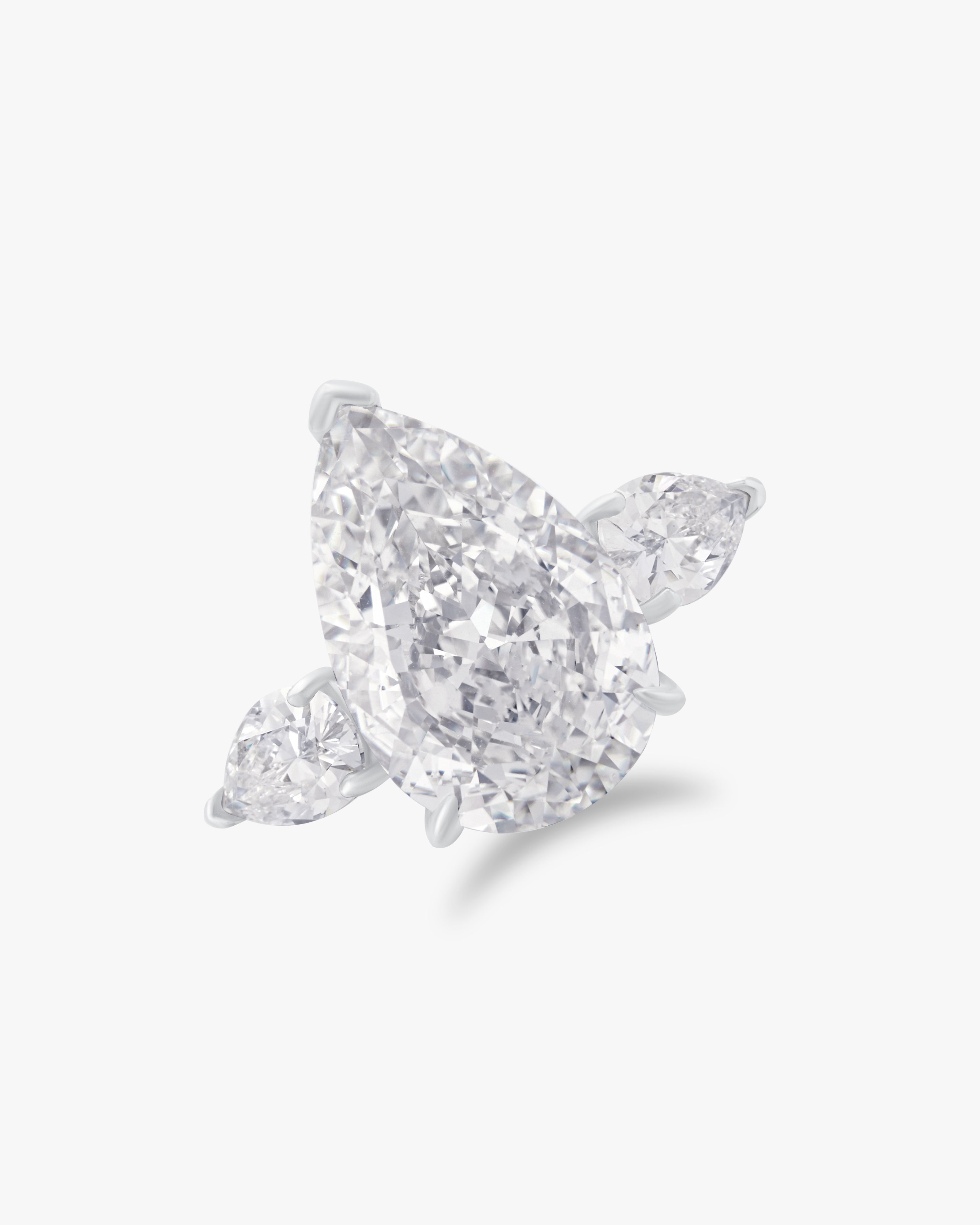 Pear cut moissanite ring 6ct