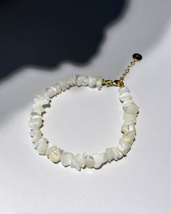 “Sunkissed” mother-of pearl anklet