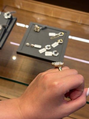 Ring with pearls