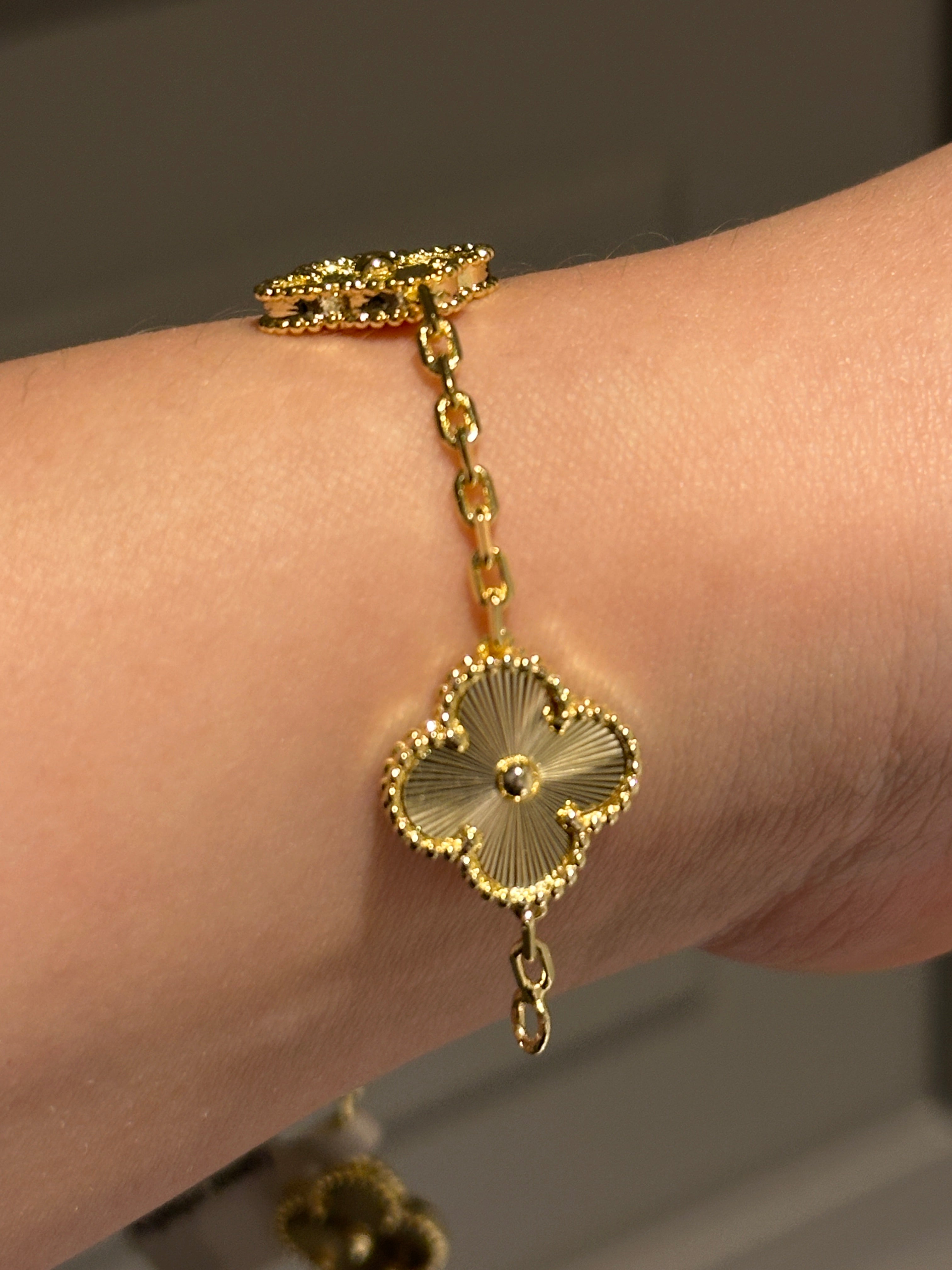 Bracelet gold