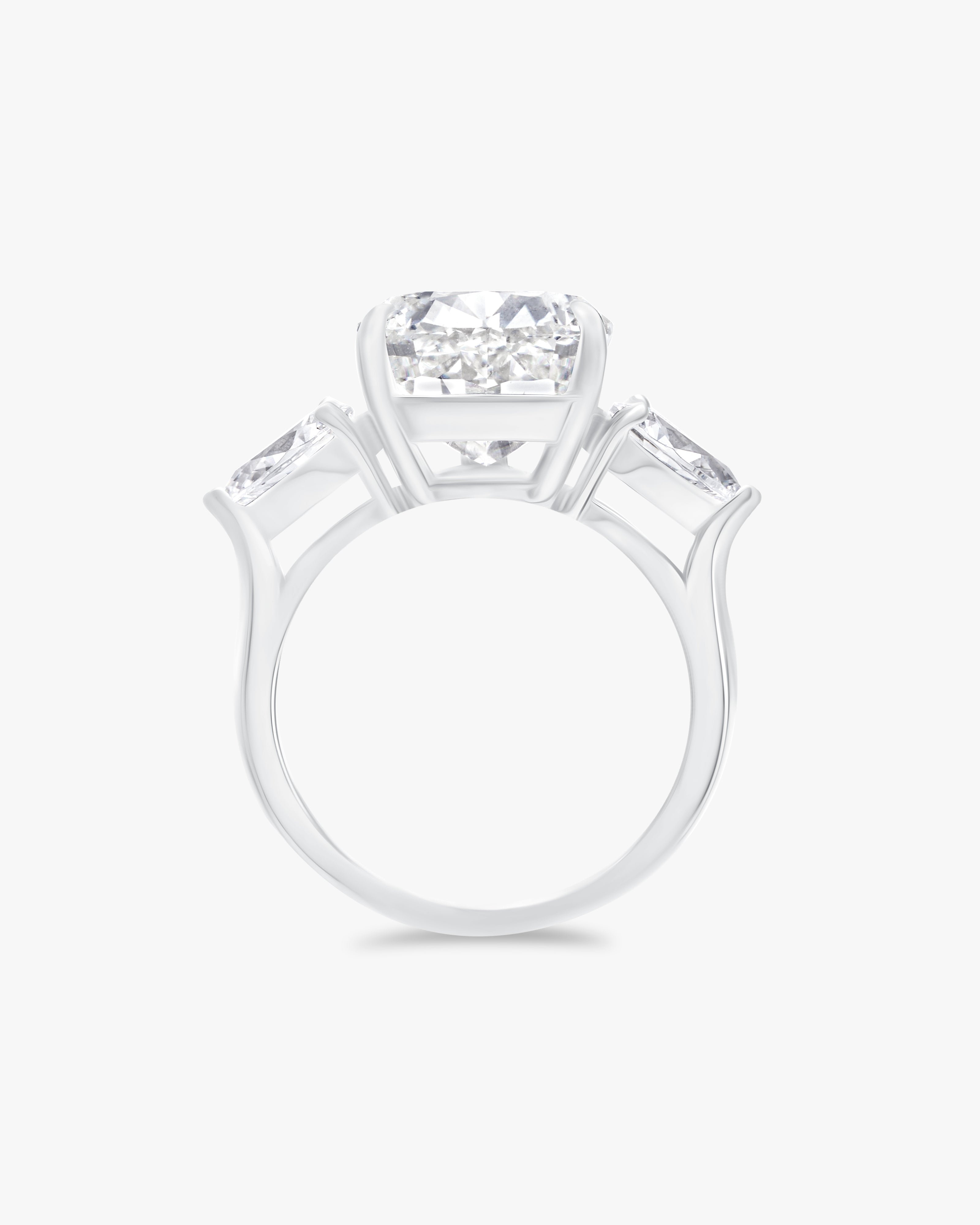 Pear cut moissanite ring 6ct