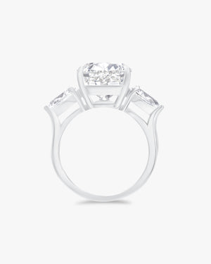 Pear cut moissanite ring 6ct