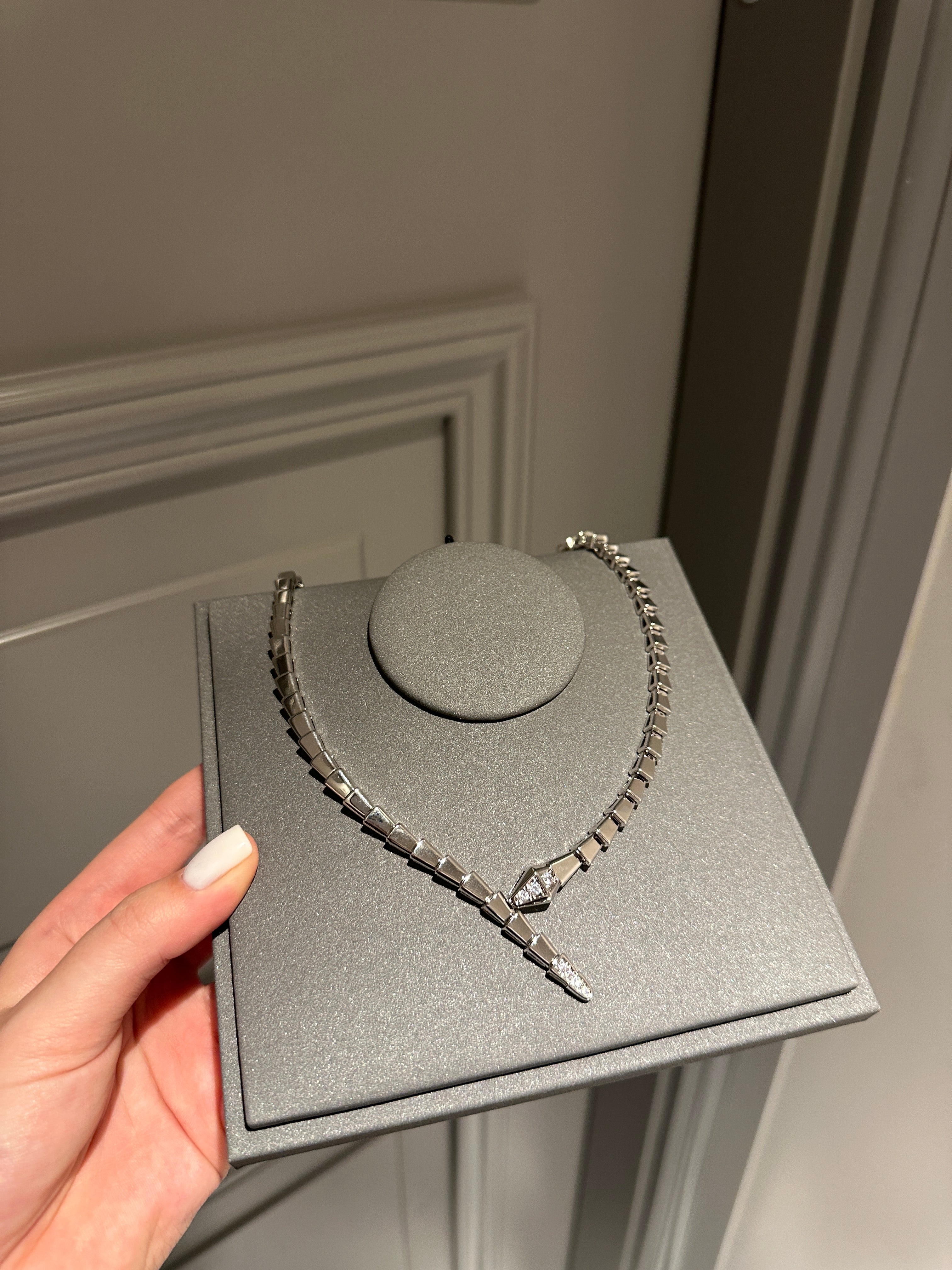 Necklace white gold