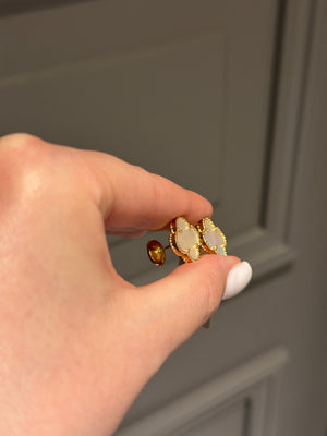 Stud earrings mother of pearl