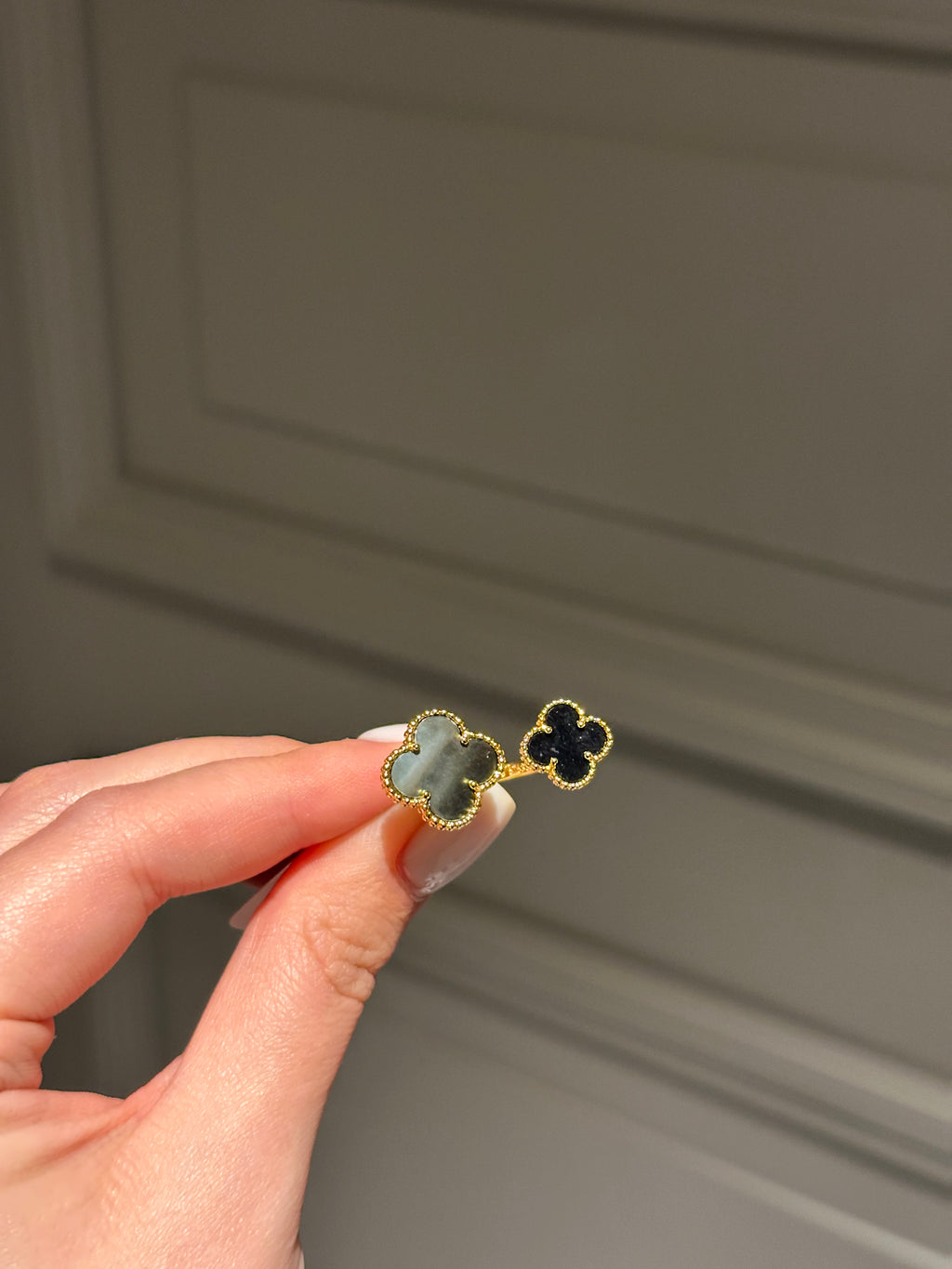 Ring resizable onyx & mother of pearl
