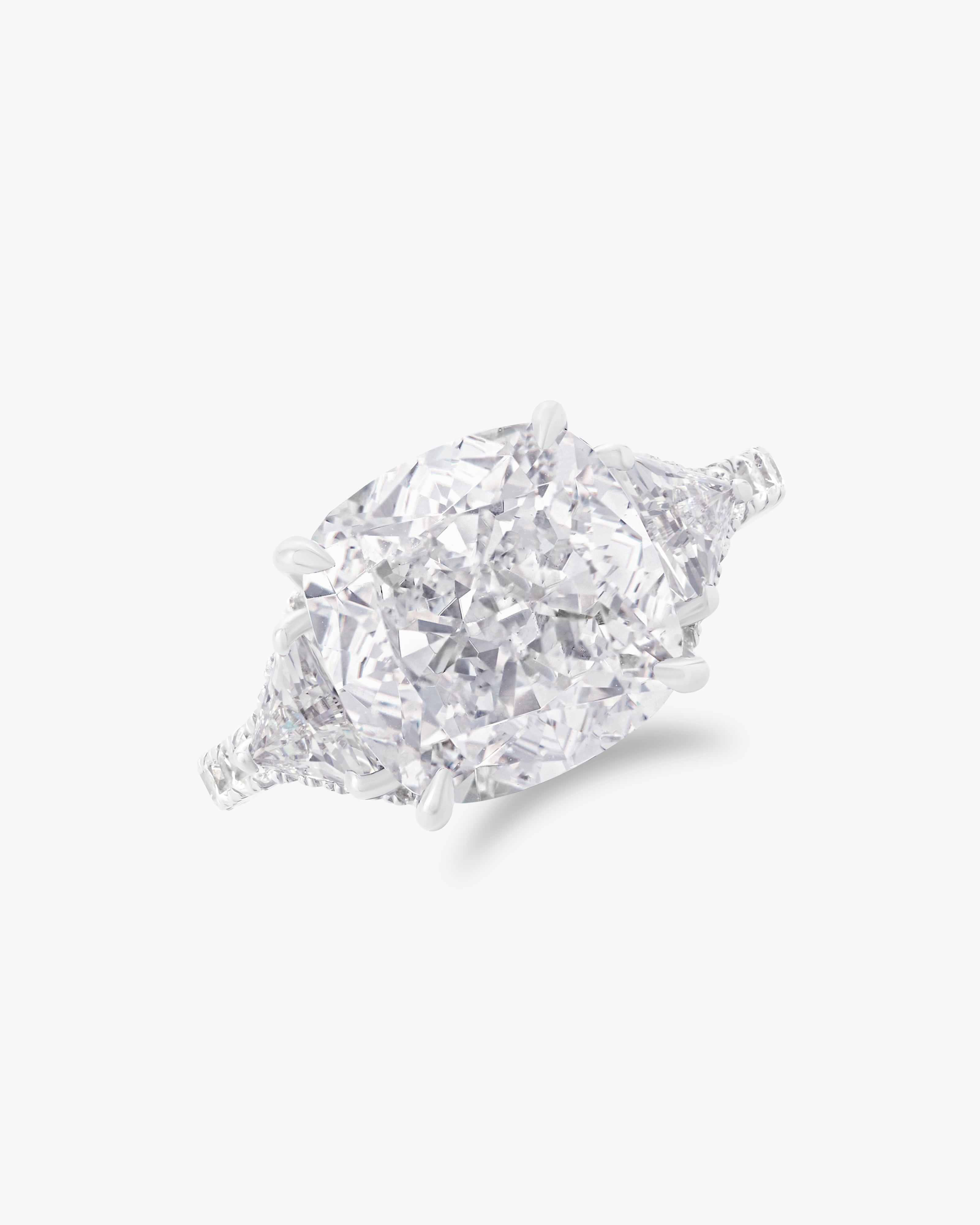 Cushion cut moissanite ring 6ct