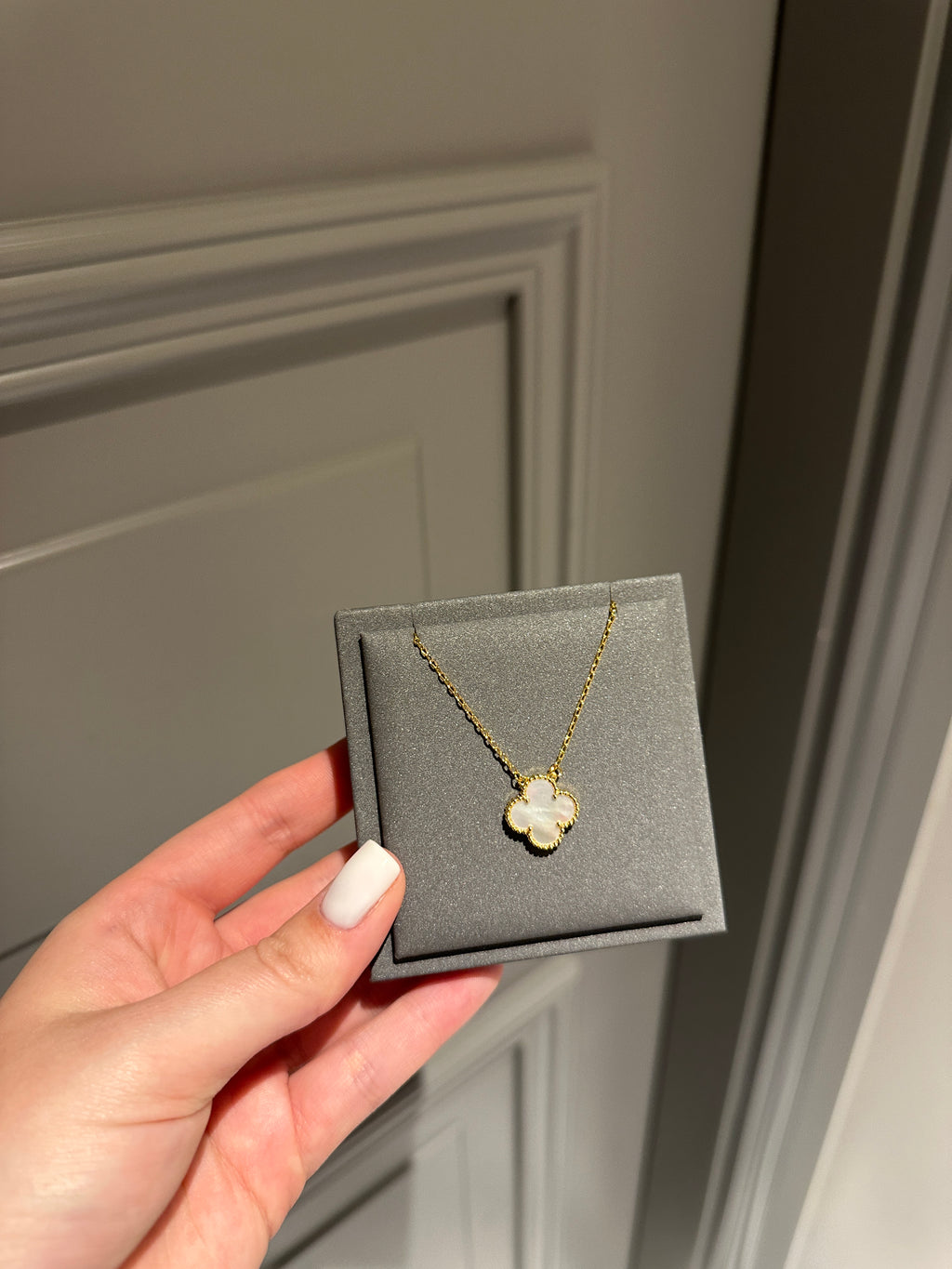 Pendant mother of pearl yellow gold