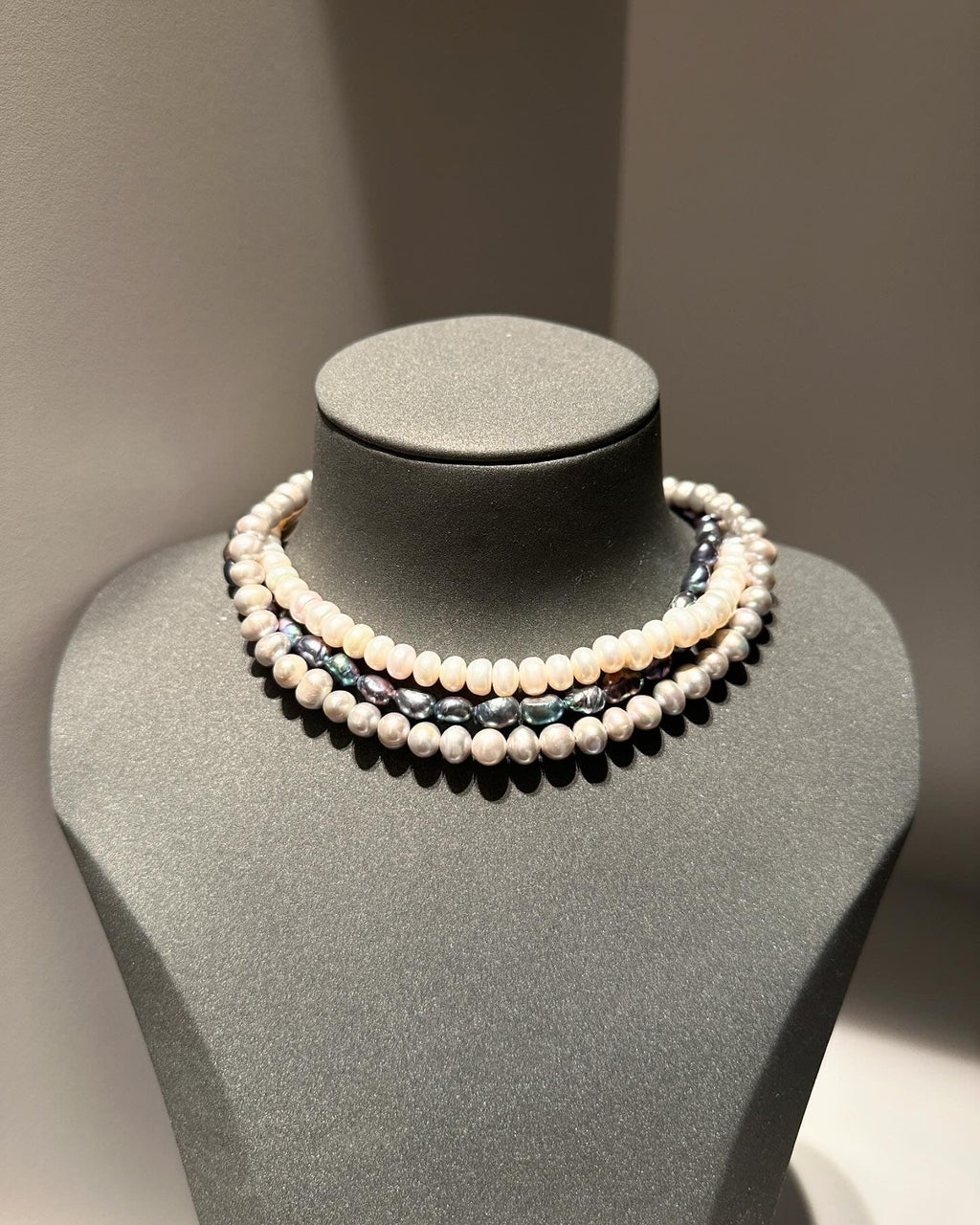 “Rosario” pearl necklace