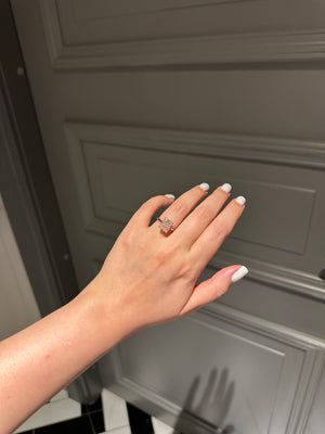 Ring with pink stone