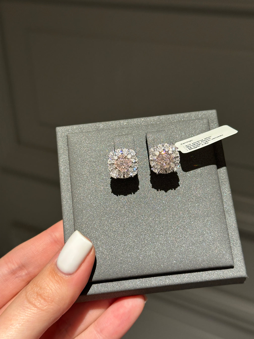Earrings with pink stones