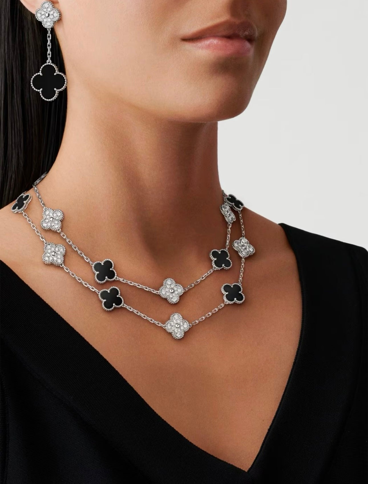 Earrings with english lock