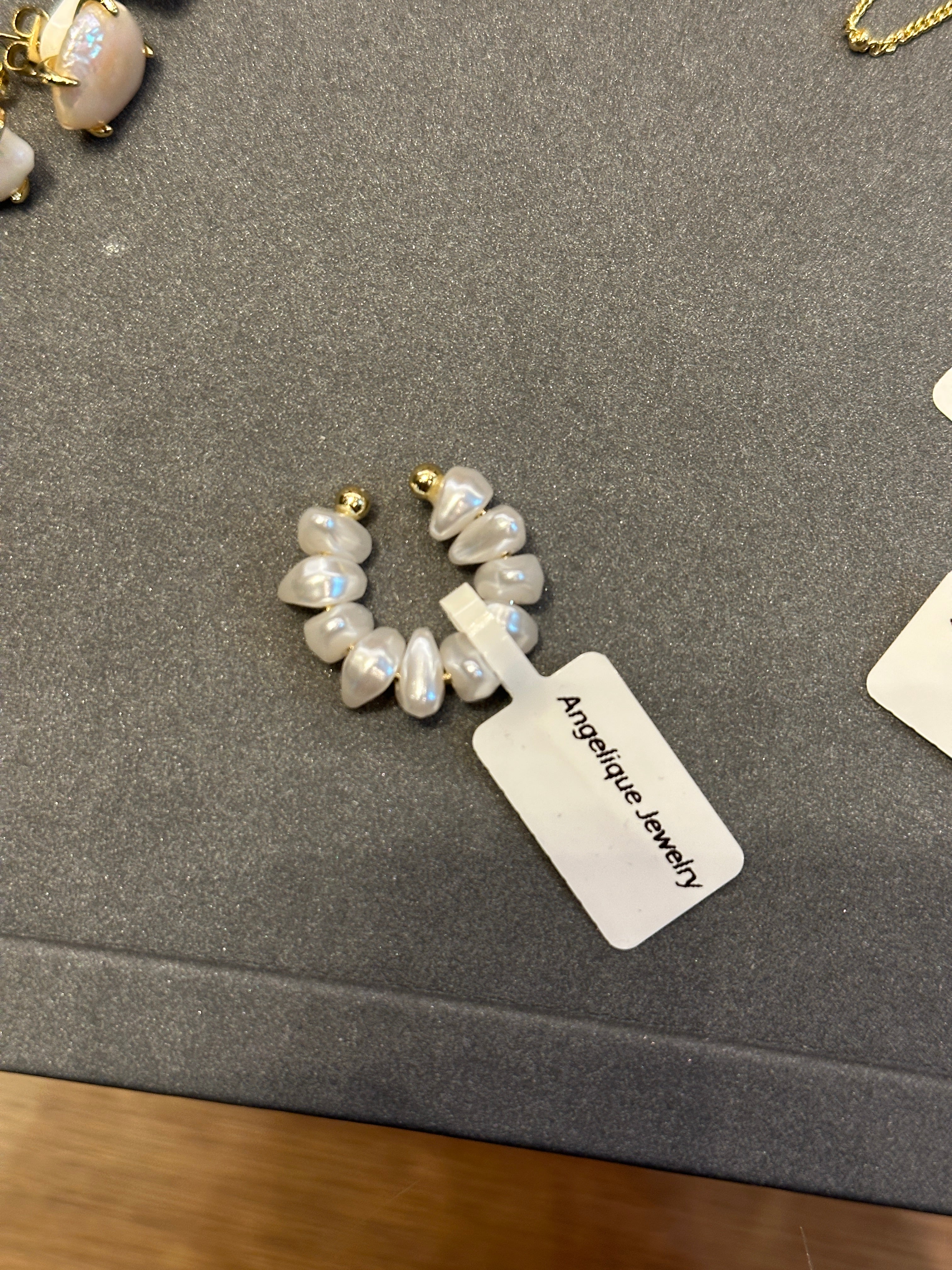 Ear cuff pearls