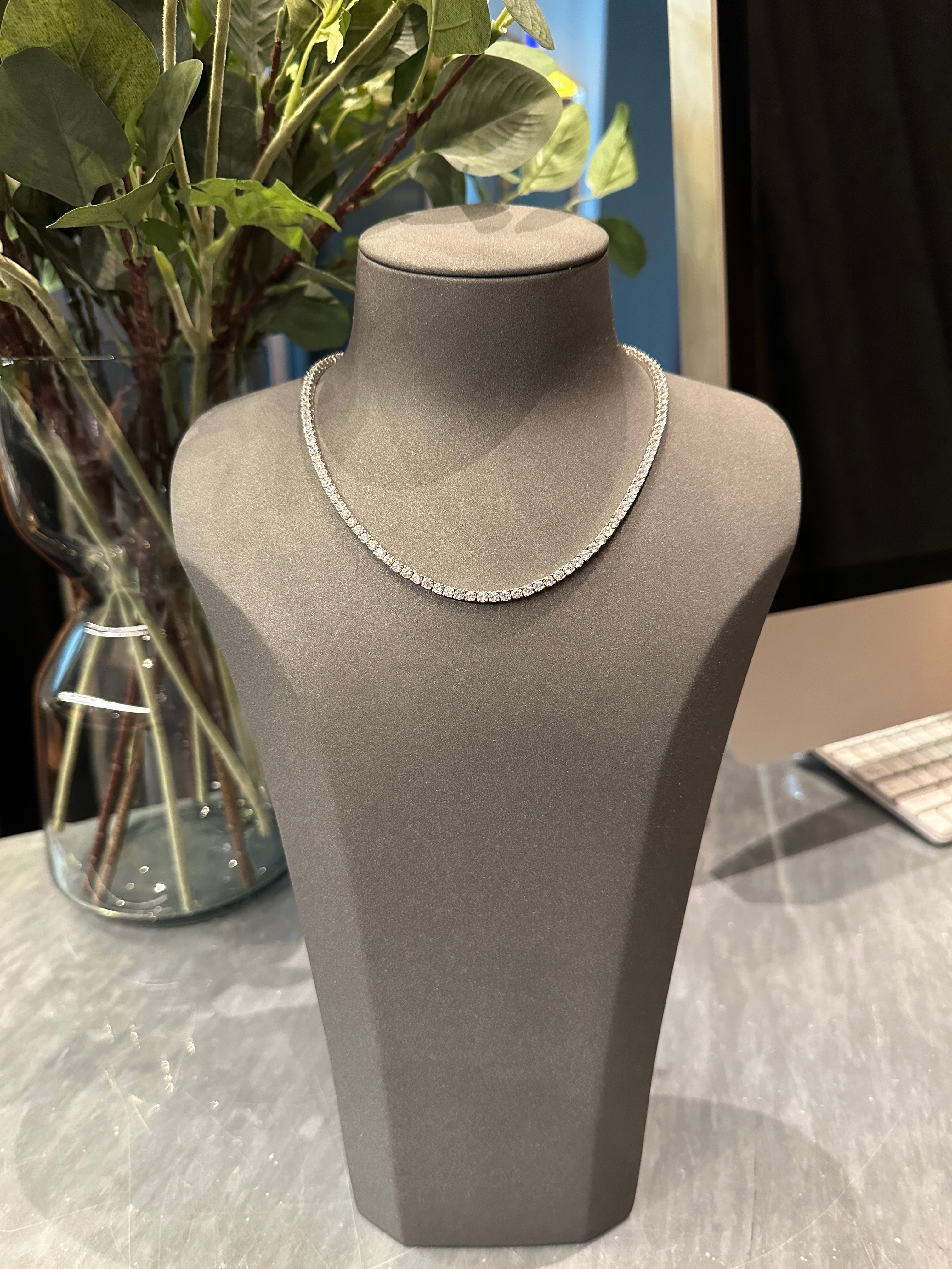 Classic tennis necklace