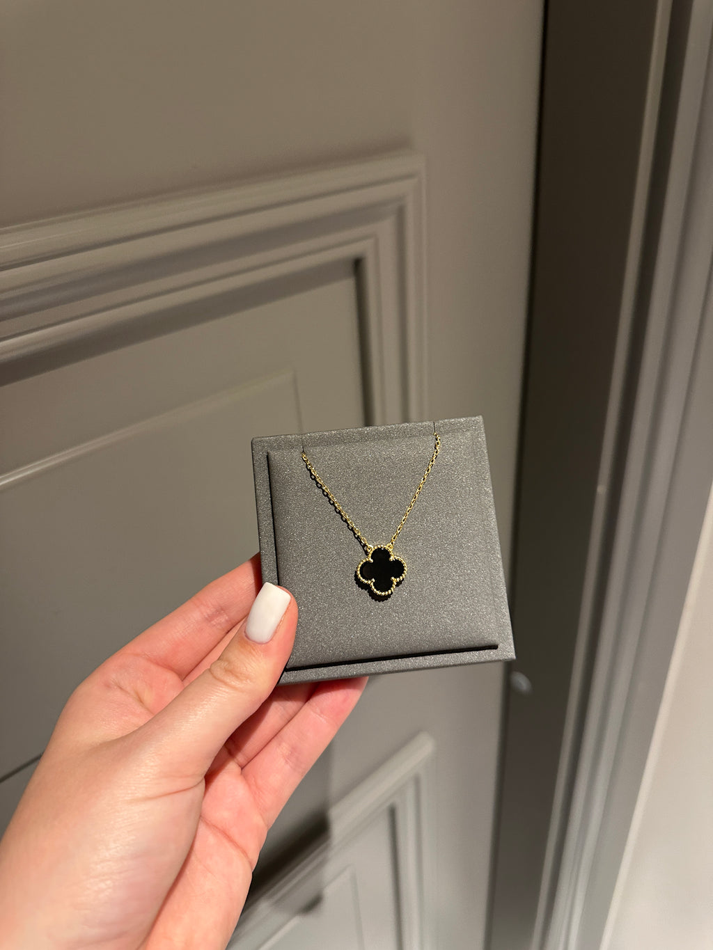 Pendant onyx yellow gold