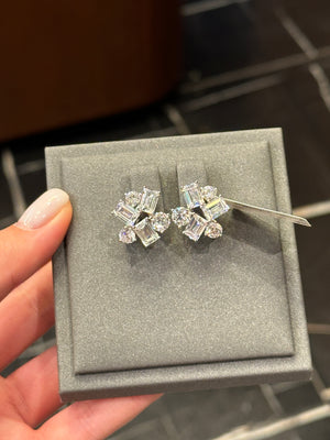 Earrings with baguette and round cut stones