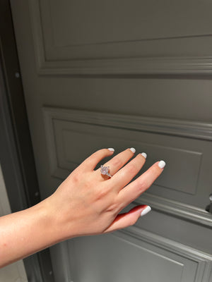 Ring with pink stone