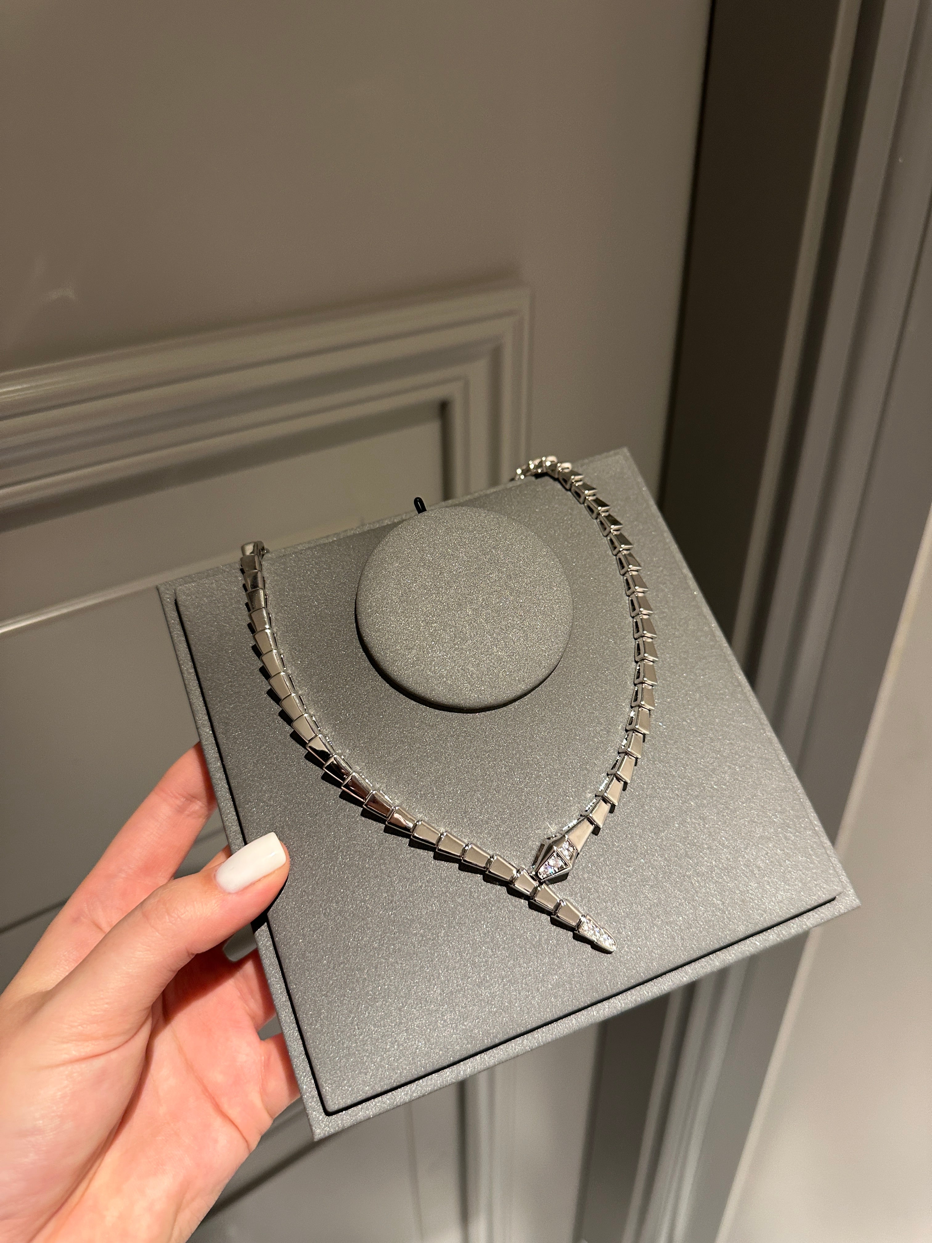 Necklace white gold