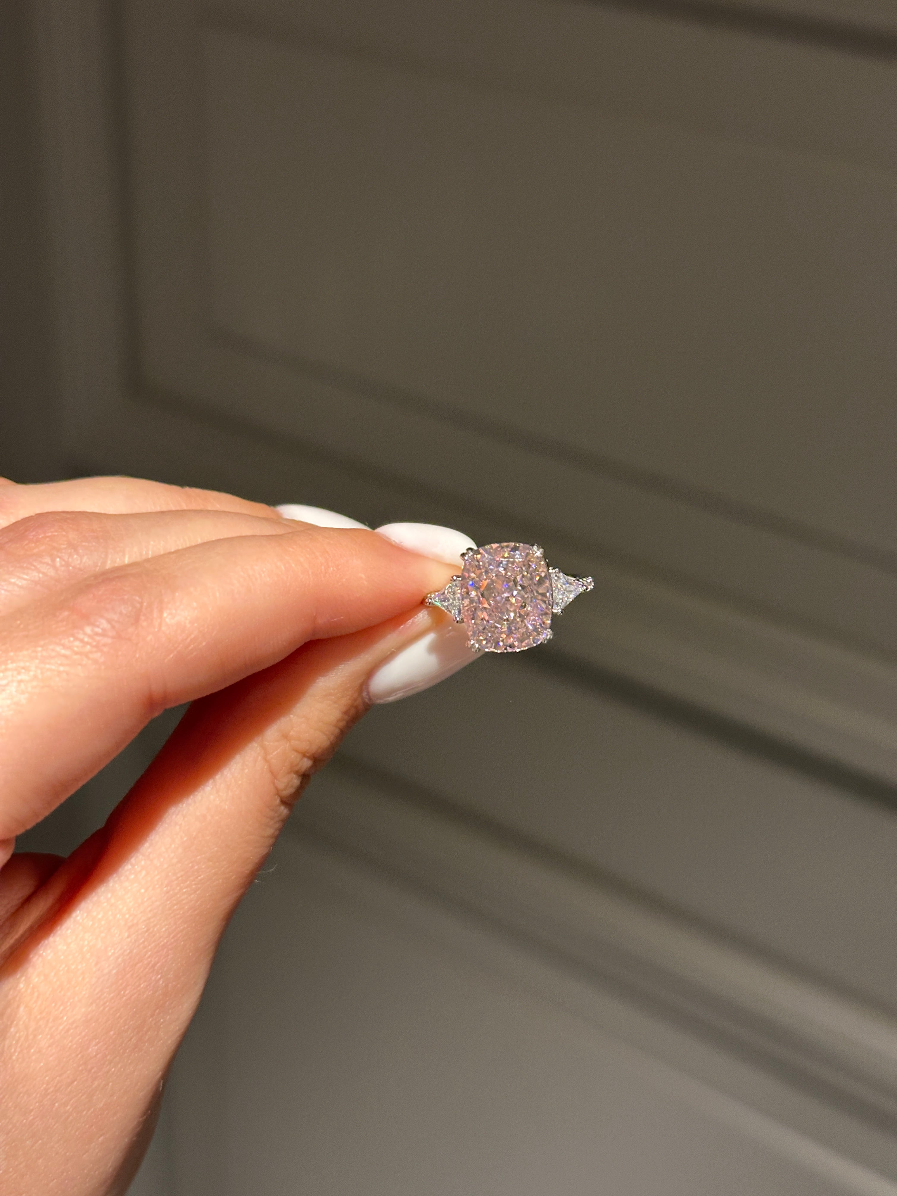 Ring with pink moissanite 5ct