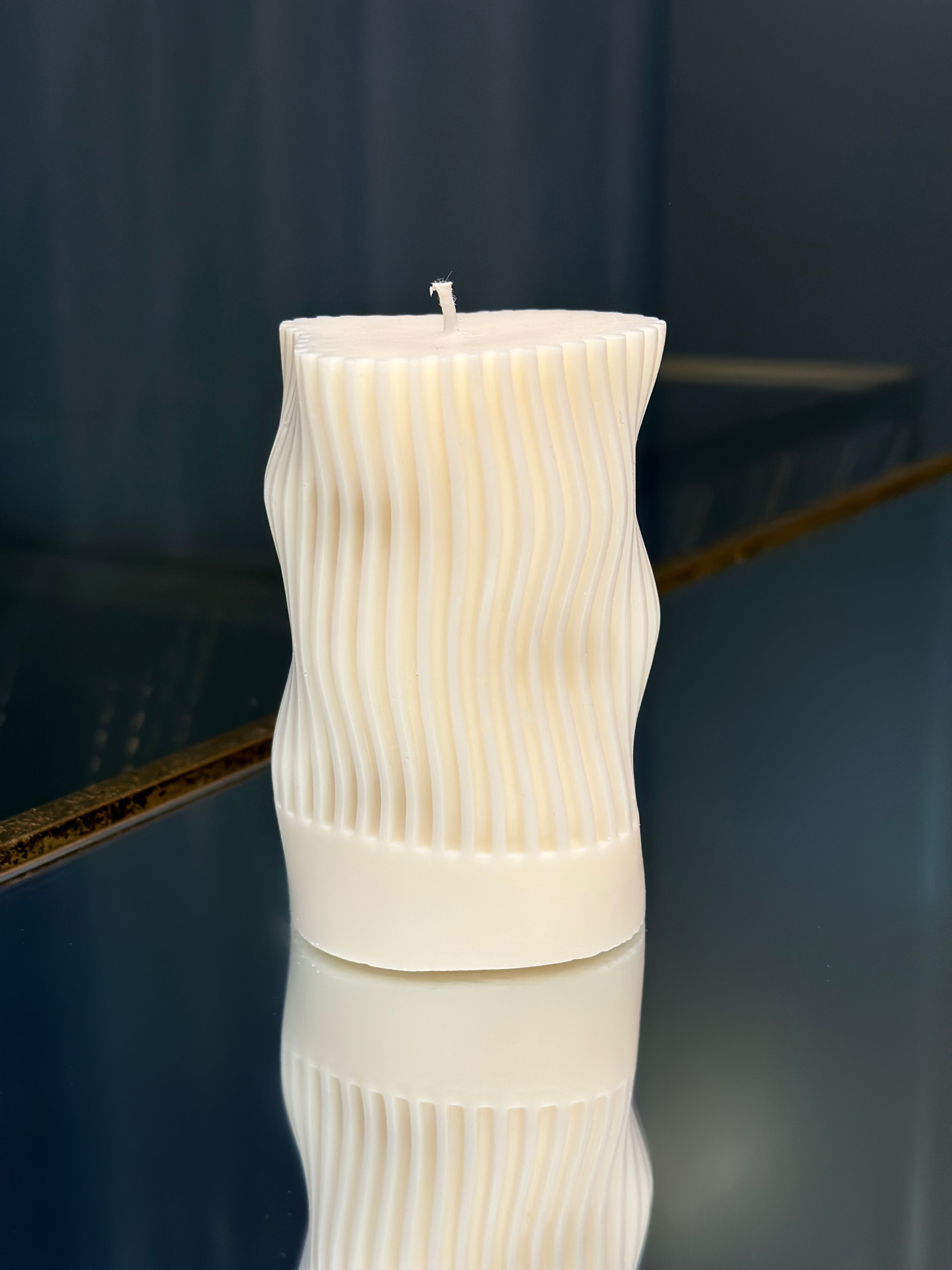 Ondulé Column Candle