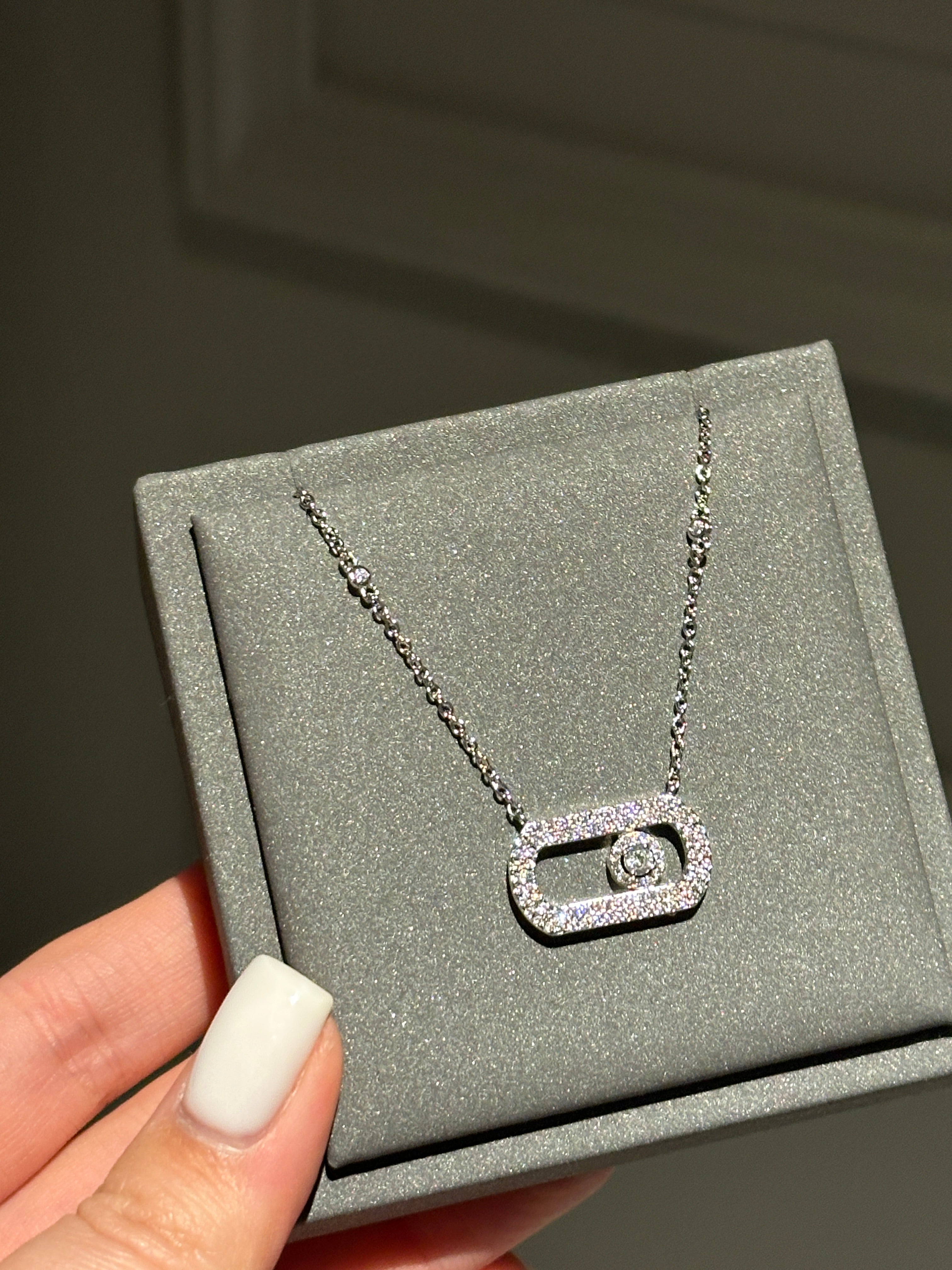Necklace white gold