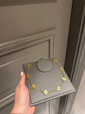 Necklace gold