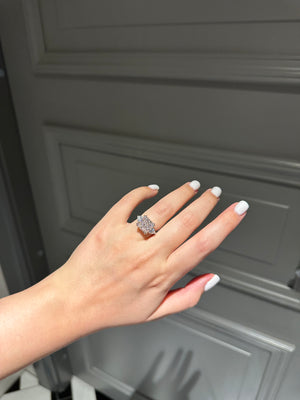 Ring with pink stone