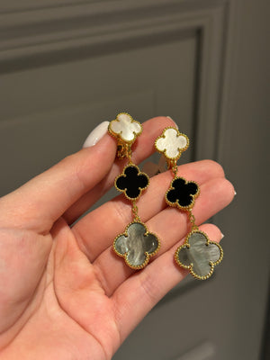 Earrings with english lock