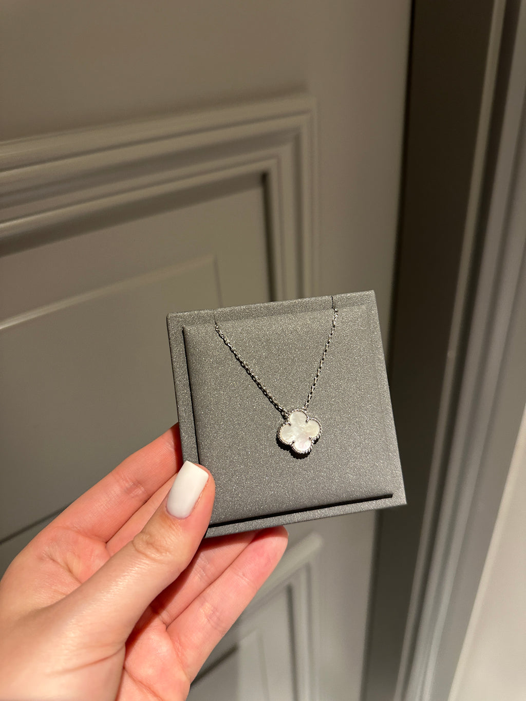 Pendant mother of pearl white gold