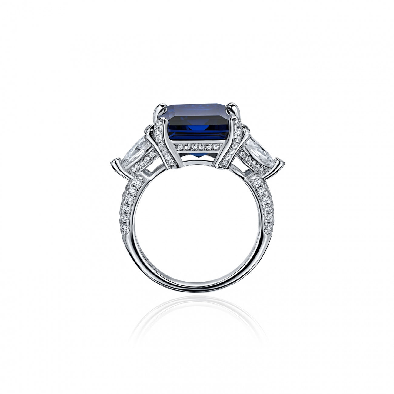 Ring with sapphire