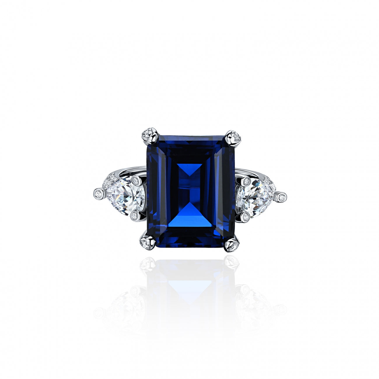 Ring with sapphire